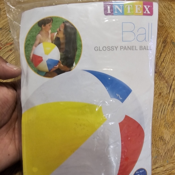 New Intex Beach Ball Inflatable 24" Colorful Glossy Panel Swimming Pool Toy see - Picture 4 of 4